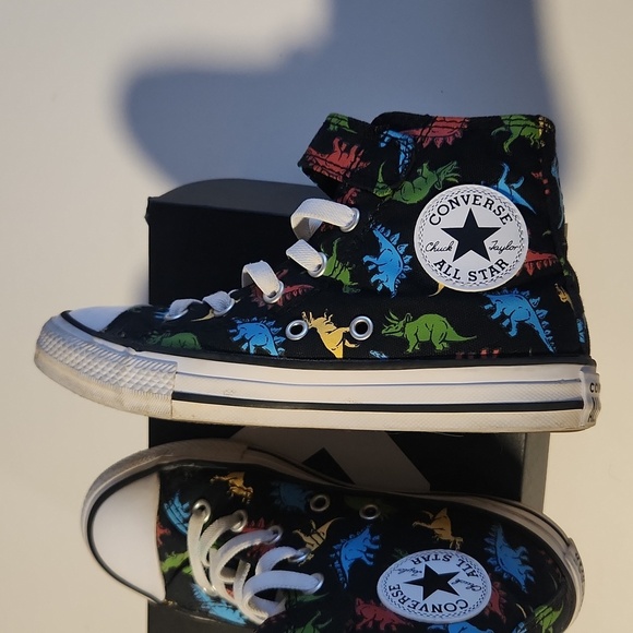 Converse Dinosaur Print Sneakers – Size 13.5 🦖 Fun & Unique | Classic Comfort | - Picture 7 of 8